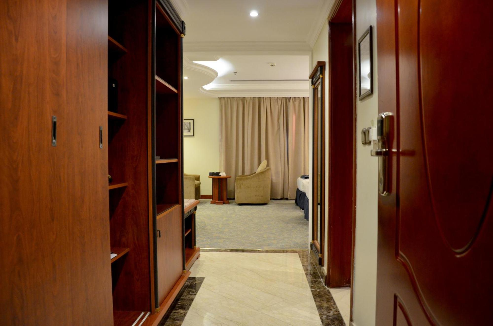 Crown Tower Hotel Jubail Exterior photo
