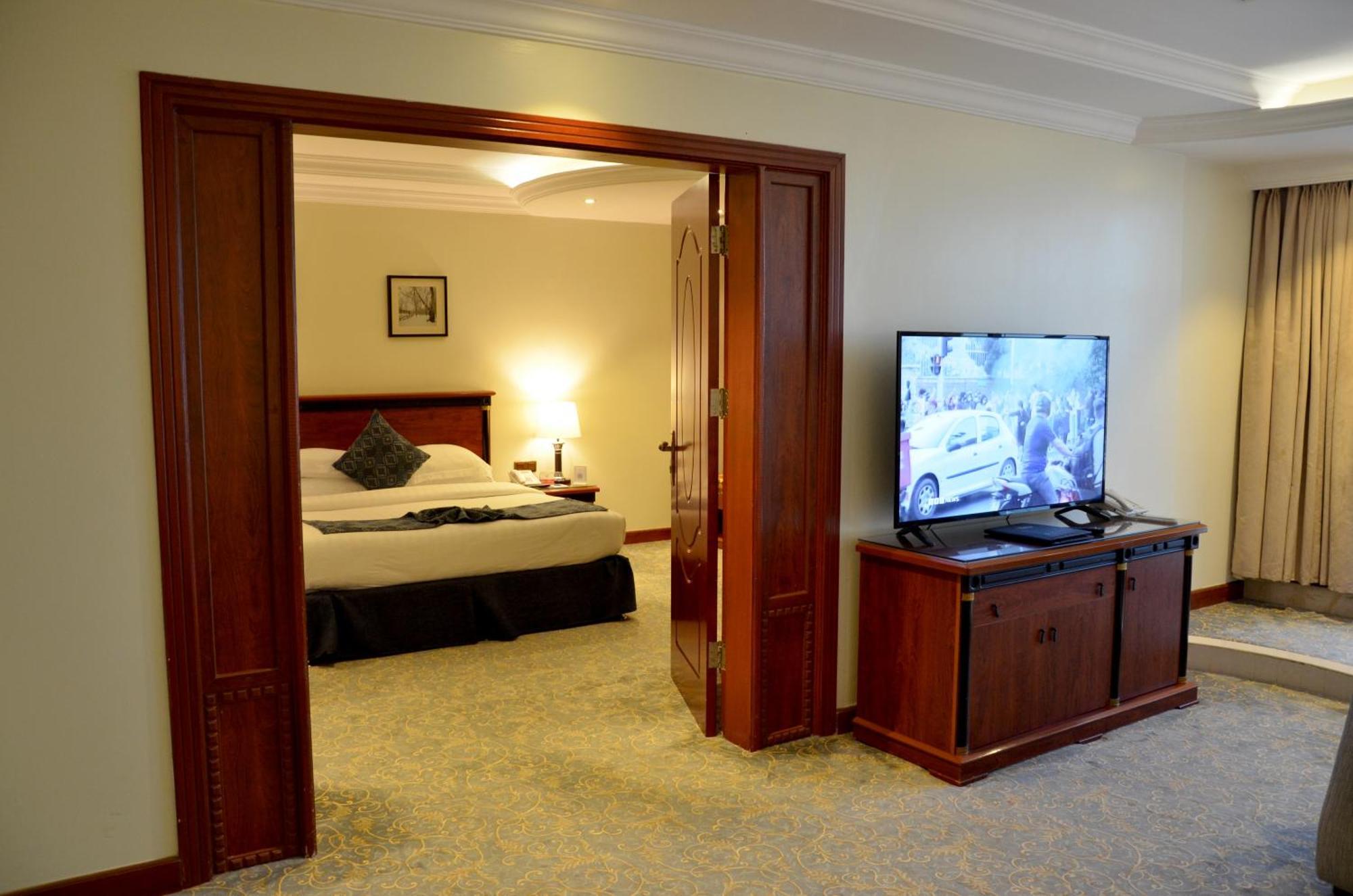 Crown Tower Hotel Jubail Exterior photo