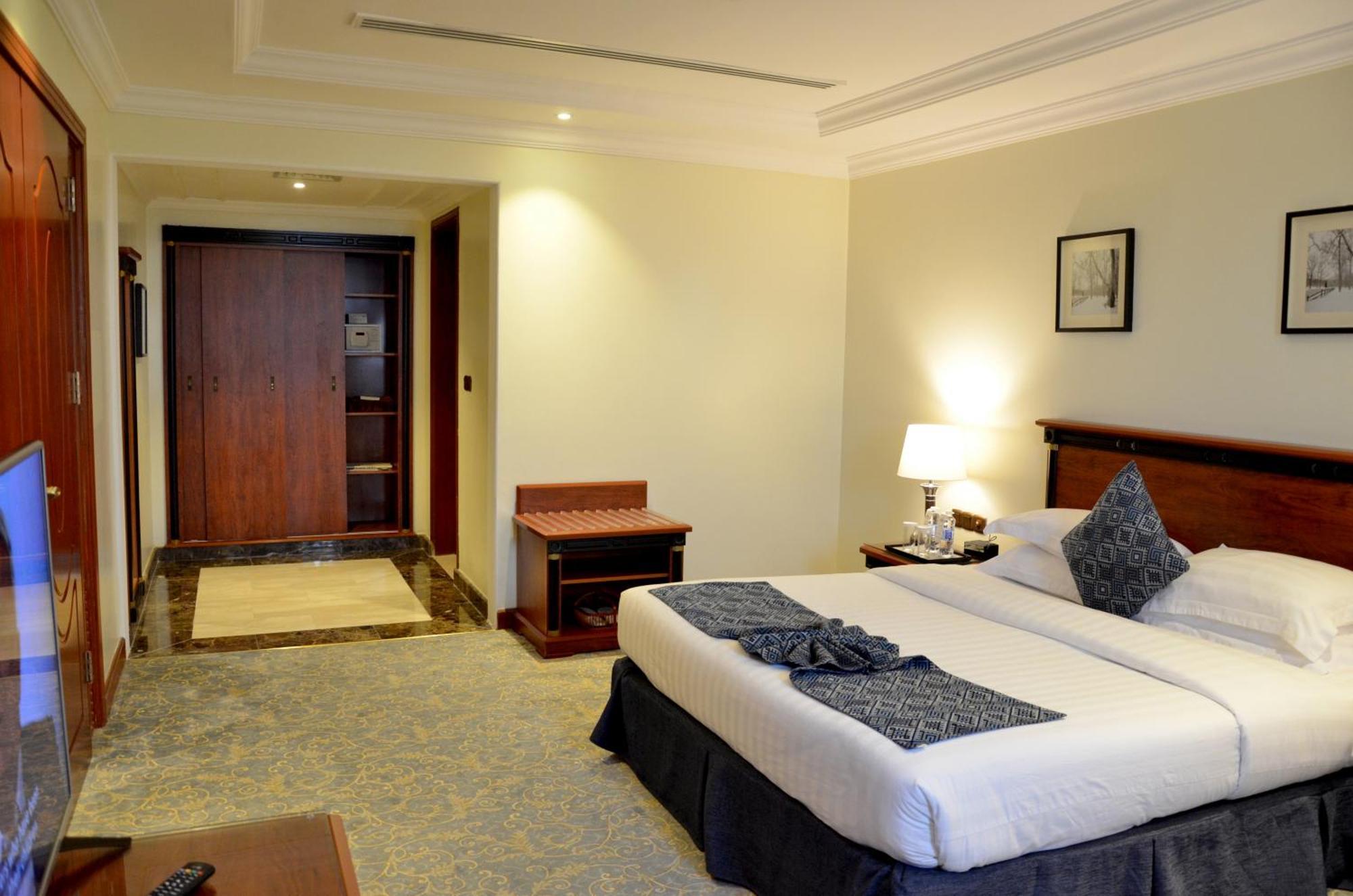 Crown Tower Hotel Jubail Exterior photo