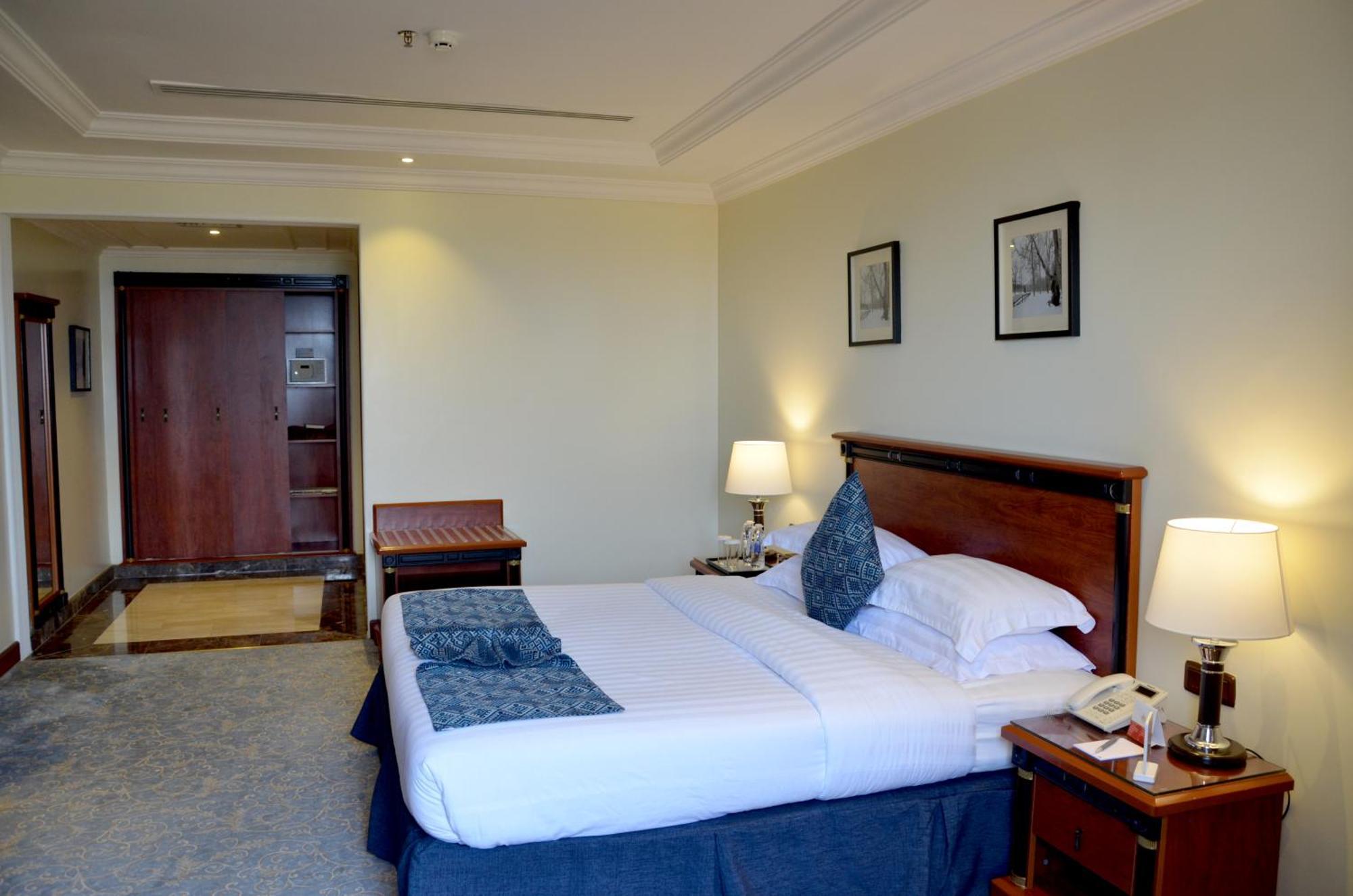 Crown Tower Hotel Jubail Exterior photo
