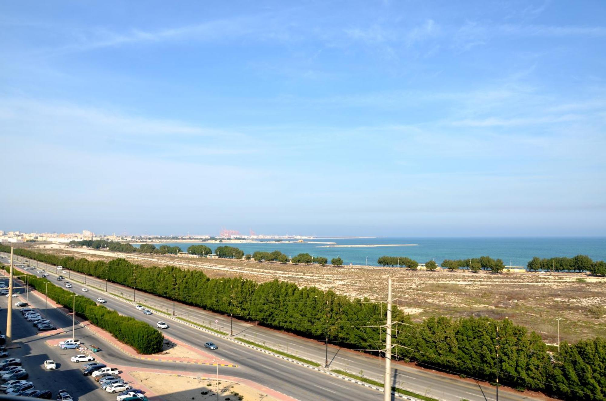 Crown Tower Hotel Jubail Exterior photo